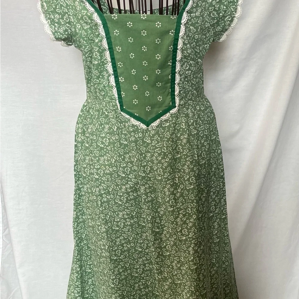 Vintage Hawaiian Dress Green Floral Arm pit to arm pit 13-14” 47-48” Long - Picture 3 of 12